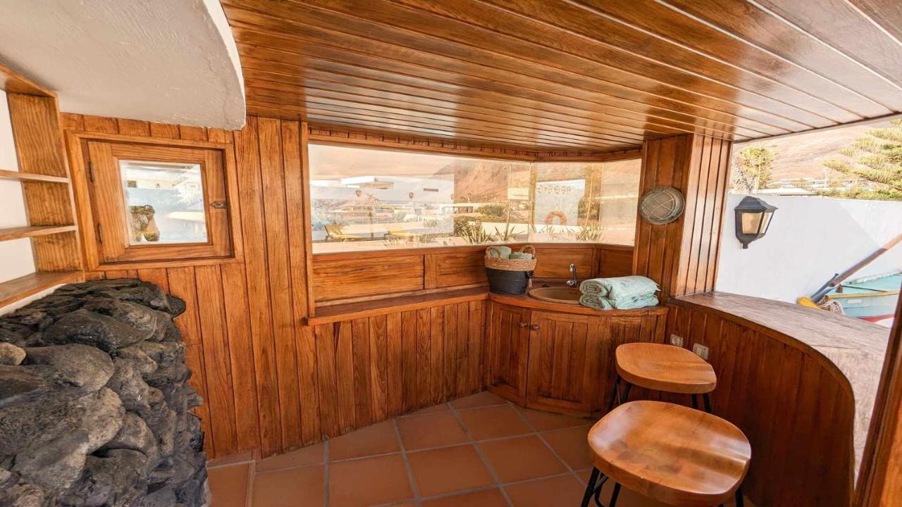 Bungalow Allende Famara Con Piscina Privada Y Ac Exterior photo