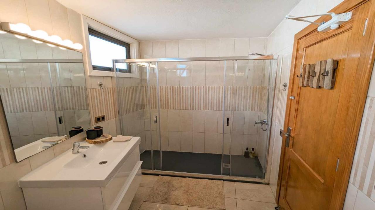Bungalow Allende Famara Con Piscina Privada Y Ac Exterior photo