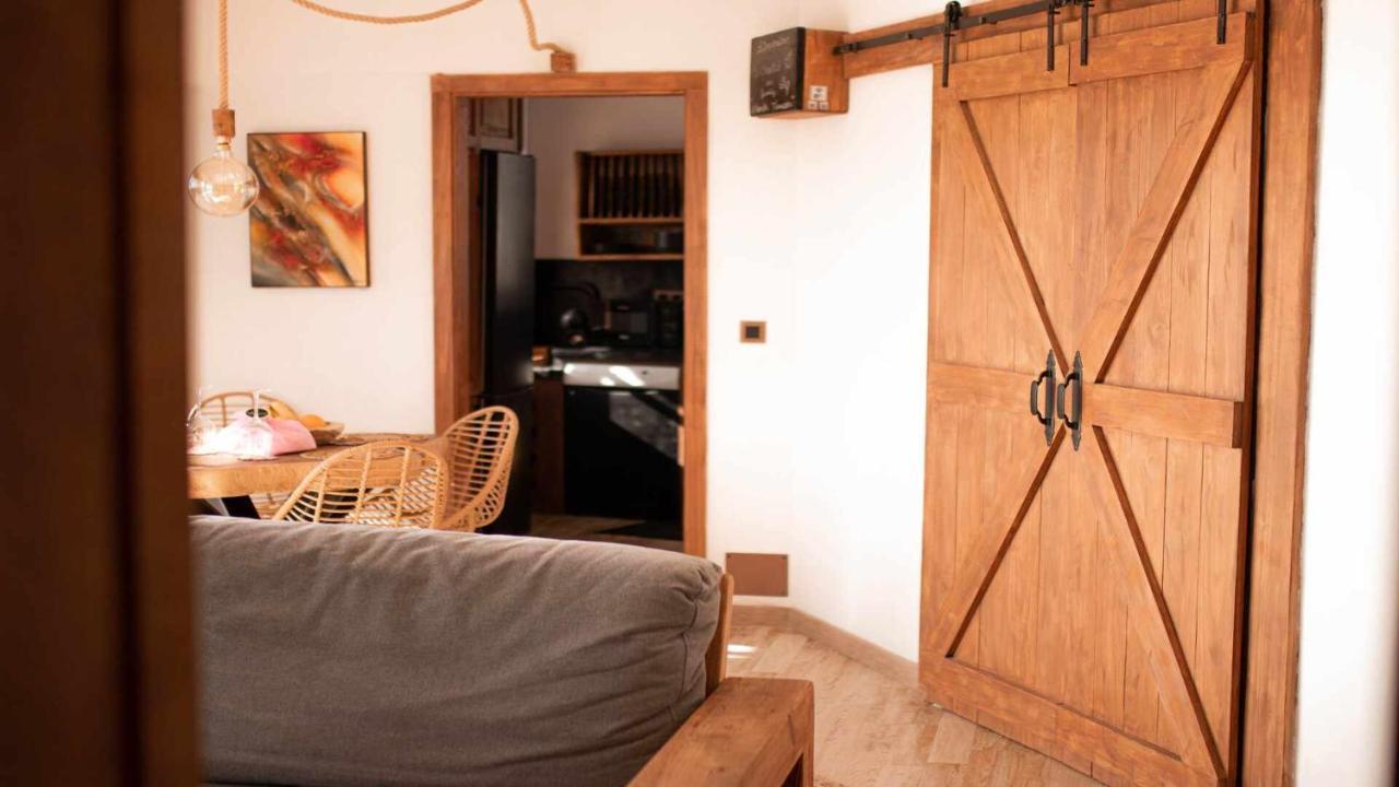 Bungalow Allende Famara Con Piscina Privada Y Ac Exterior photo